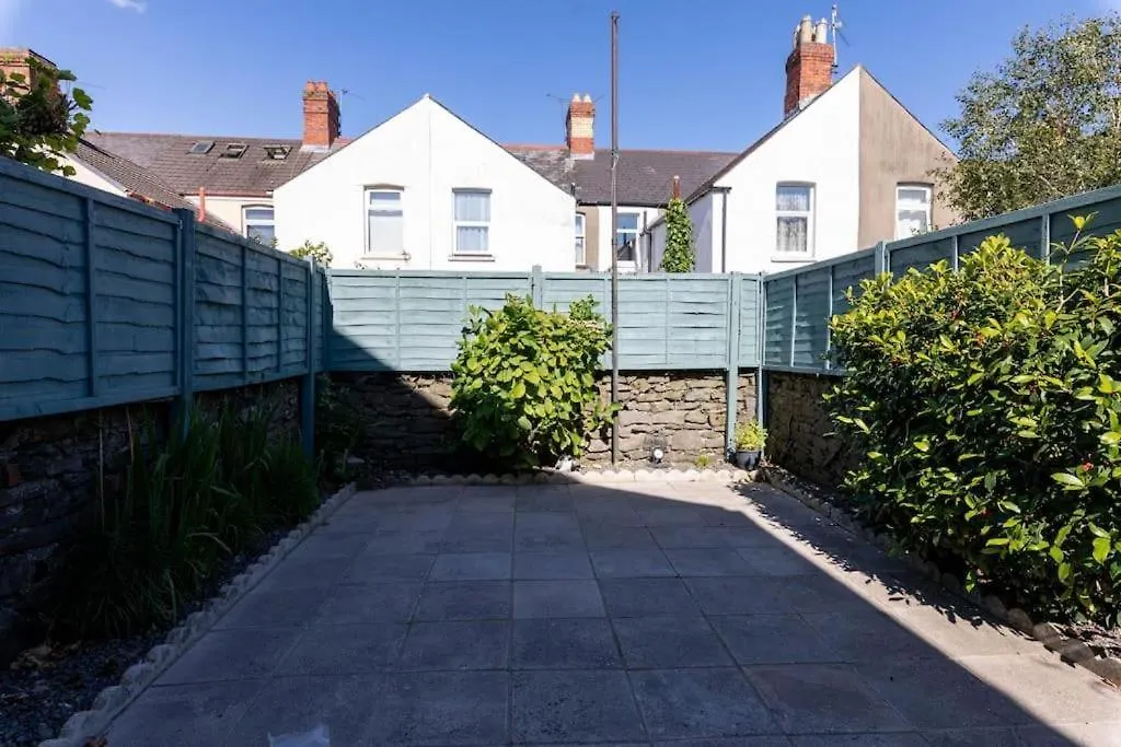 Holiday home Chic, Piano 3 Bed Interior Designed House Villa Cardiff
