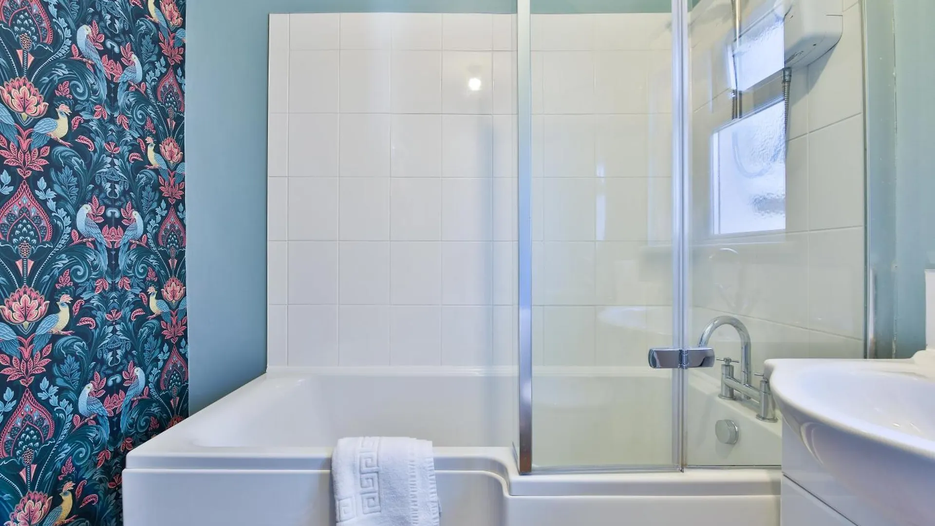 Holiday home Chic, Piano 3 Bed Interior Designed House Villa Cardiff